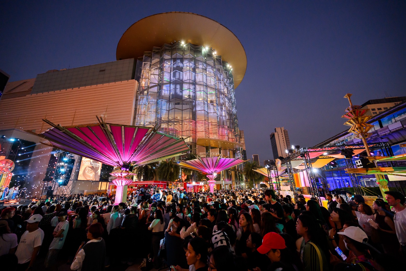 สยามพารากอน เปิดฉากเทศกาลมหาสงกรานต์สุดยิ่งใหญ่เนรมิต “SIAM PARAGON SUMMERBEATS MUSIC FEST 2026” สู่ประสบการณ์แห่งแฟชั่น ดนตรี และไลฟ์สไตล์ระดับเวิลด์คลาส